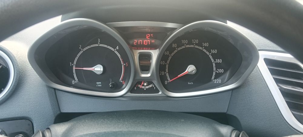 Sprzedam forda fiestę 2011r 1.4 TDCi 218000km