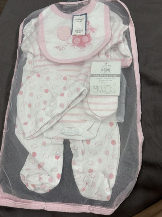 Подарок набор на выписку новорожденной девочке