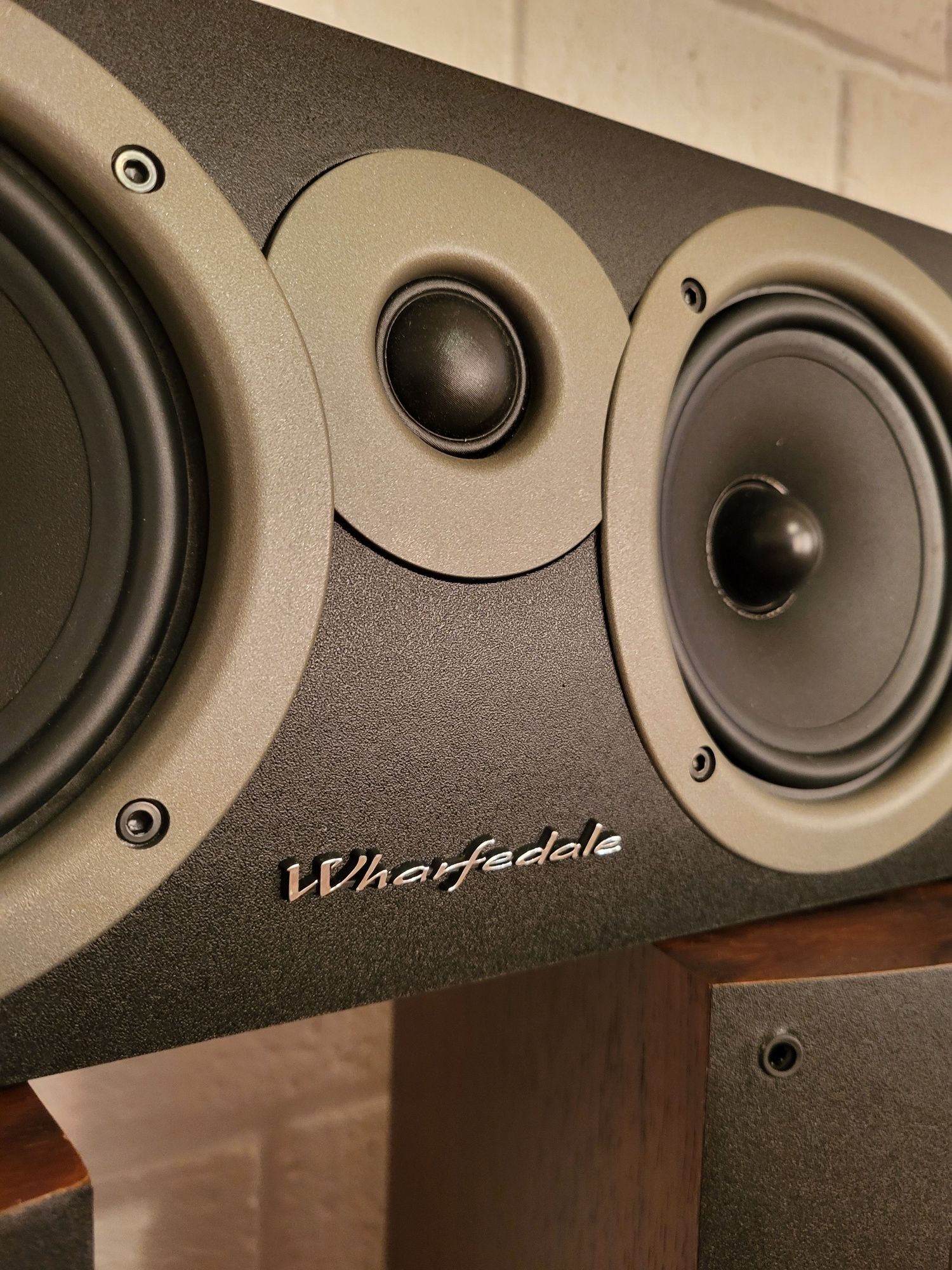 Акустика Wharfedale 2+1