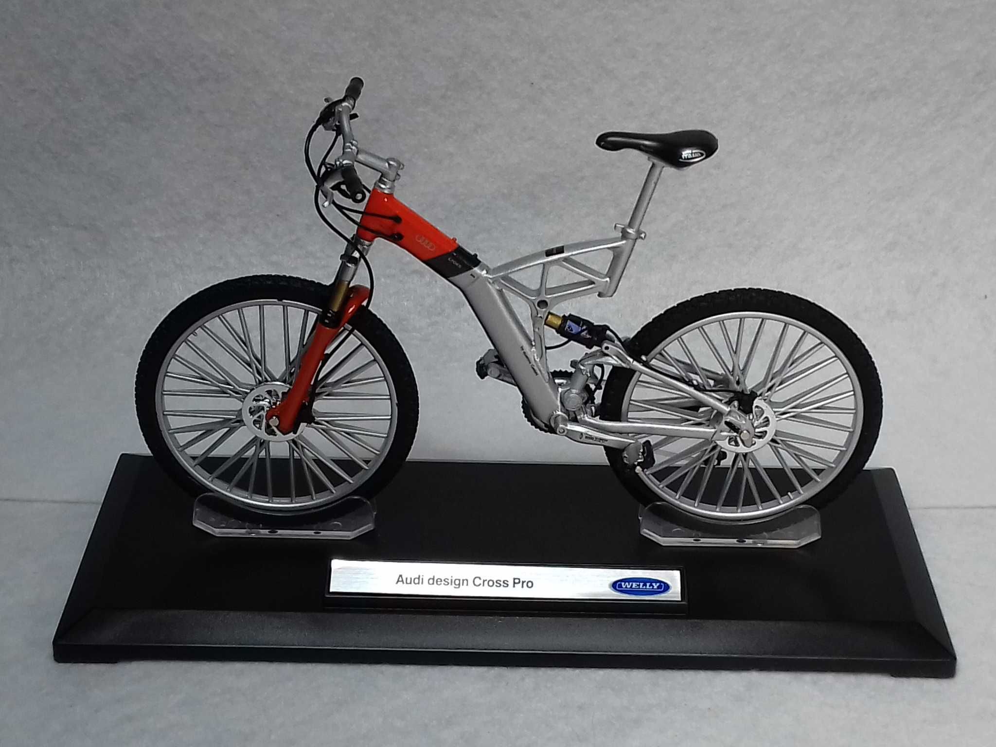 Welly 1:10 - Audi Bike Design Cross Pro