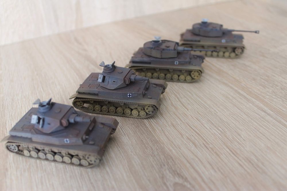 Czołg  Panzerkampfwagen IV (PzKpfw IV) ausf B i G. Skala H0