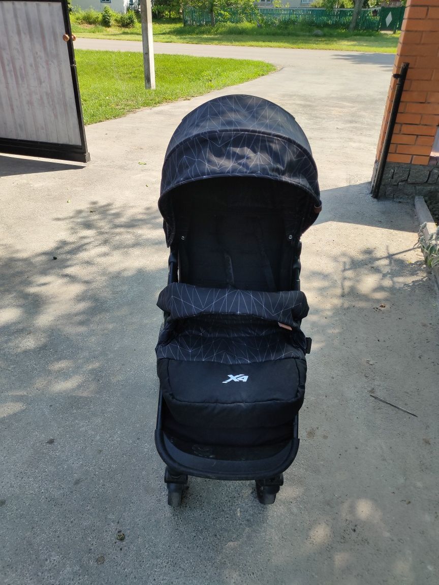 Прогулянкова коляска