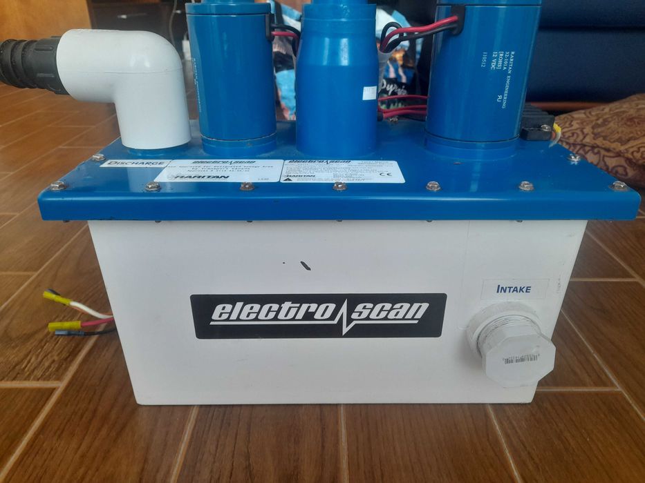Sistema de tratamento sanitário marítimo Raritan ElectroScan