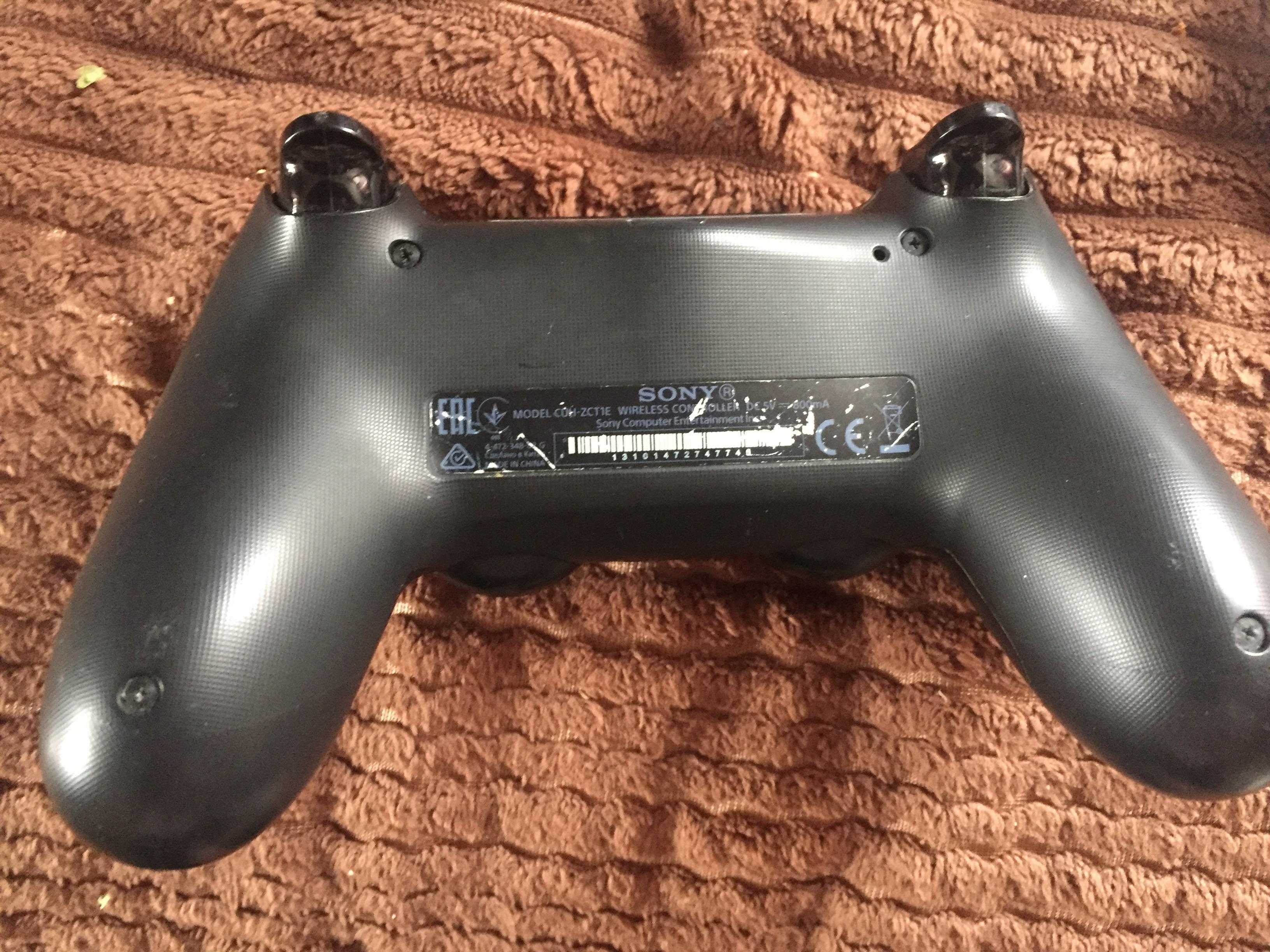 Джойстик Sony PS4 DualShock 4 (подходит и для PC) безпроводной