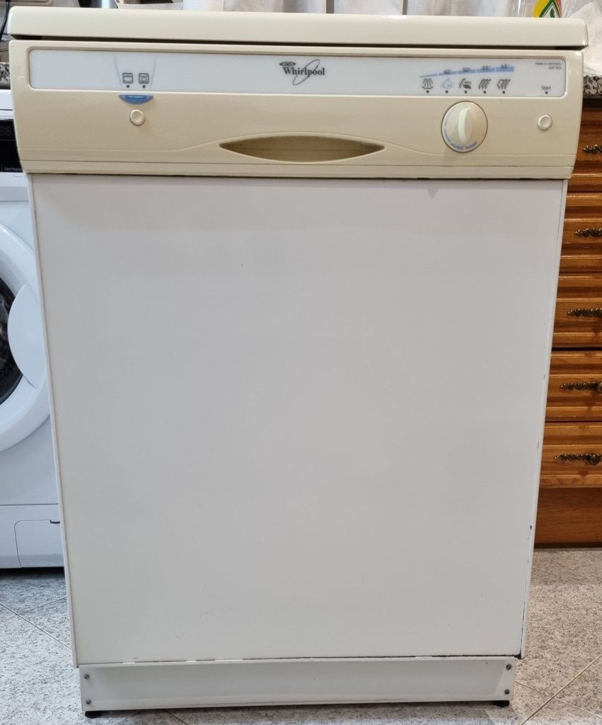 Máquina lavar loiça Whirlpool ADP 905