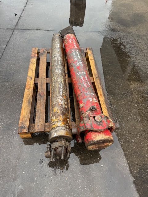 Siłownik hydrauliczny teleskopowy do wywrotu