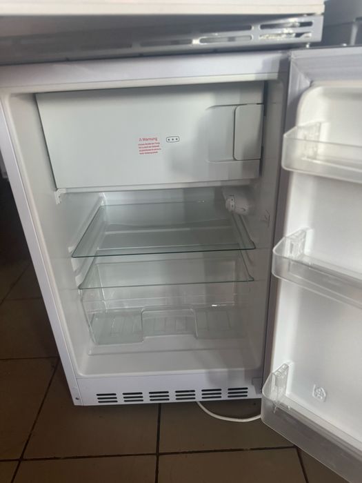 Холодильник під забудову малий