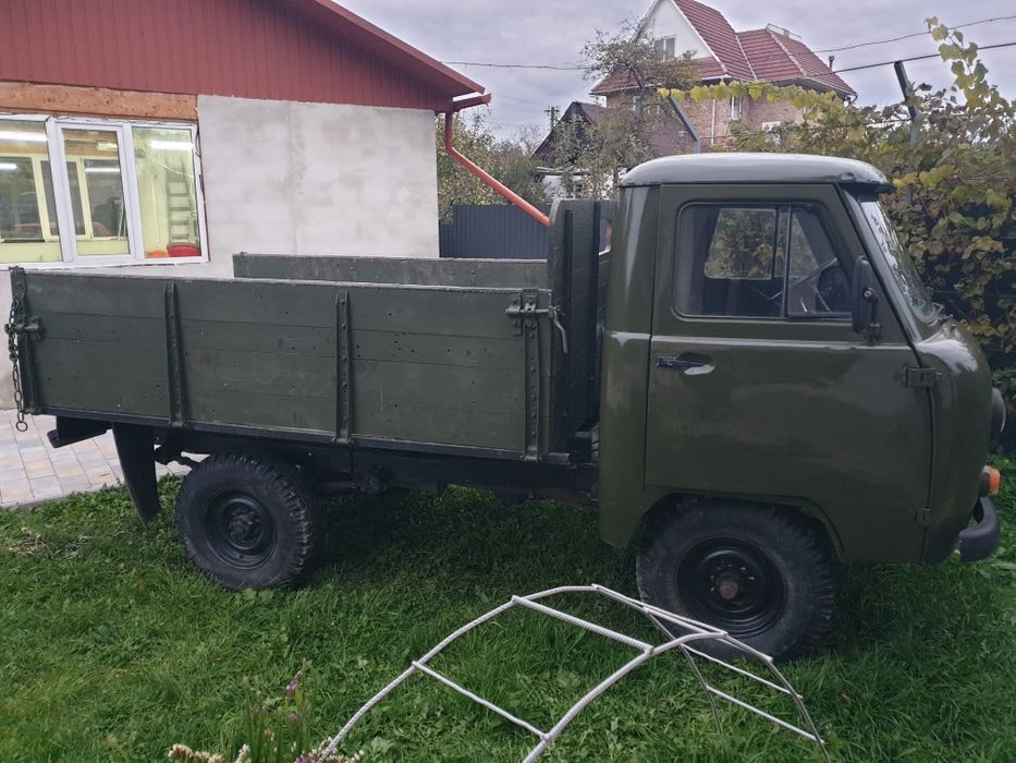 Уаз бортовий 3303