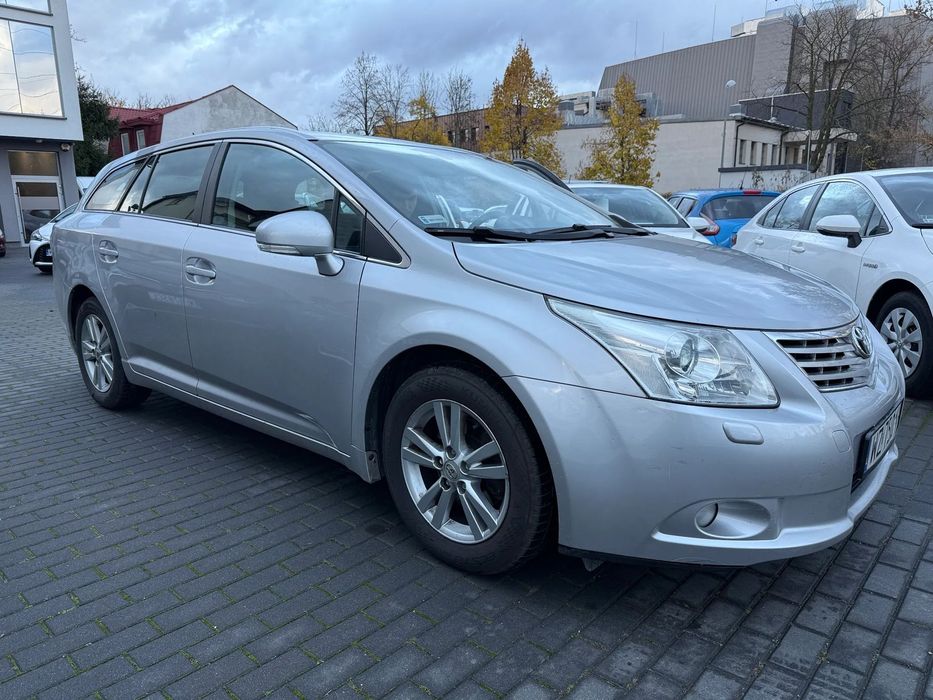Toyota Avensis Salon Polska