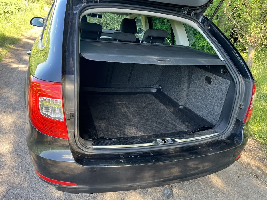 Шторка багажника универсал Skoda superb 2, коврик, карта, обшивка рест