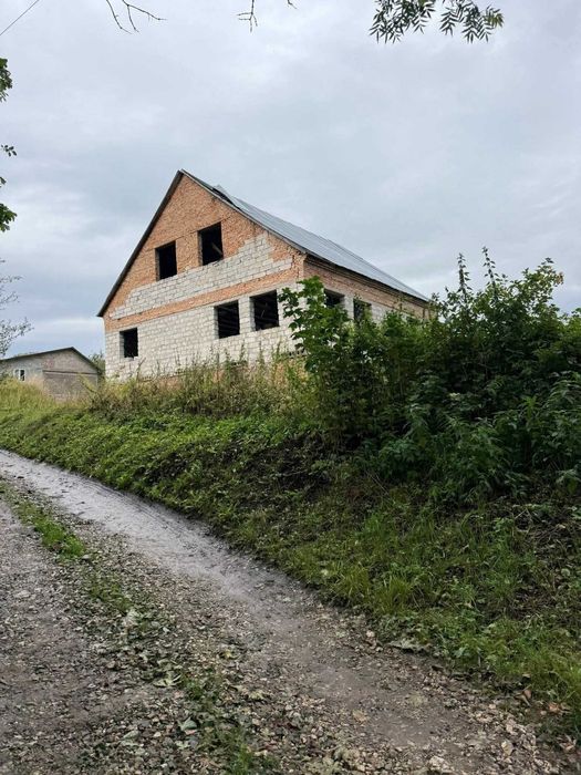 Продаж будинку біля Почаєва