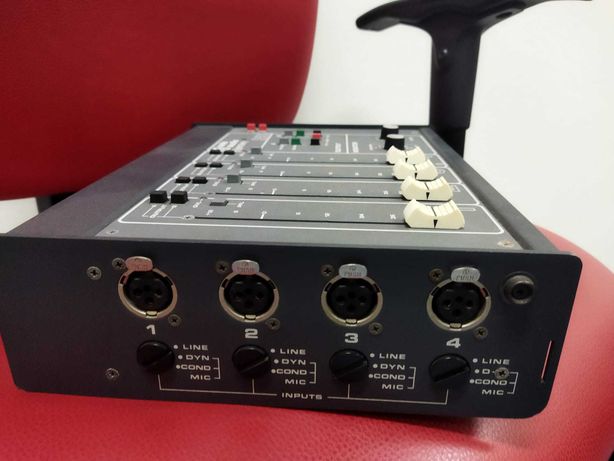 Misturadora de Áudio - Eela Audio Reportomix S-50