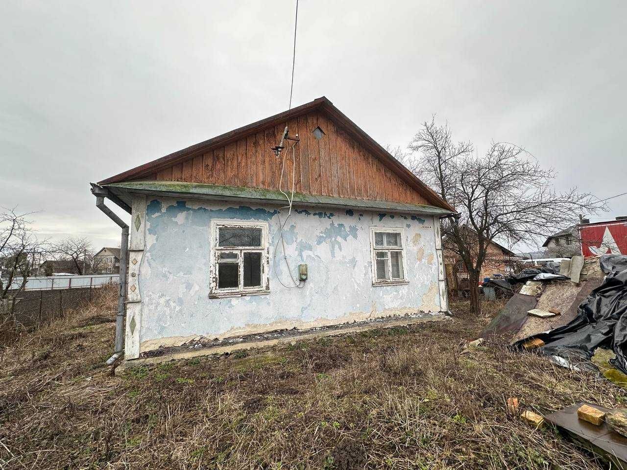 Будинок неподалік Рівного з виглядом на озеро