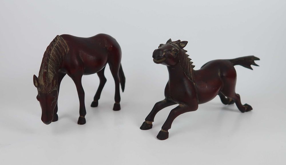 Esculturas - Cavalos em madeira esculpida - 17 cm, CADA