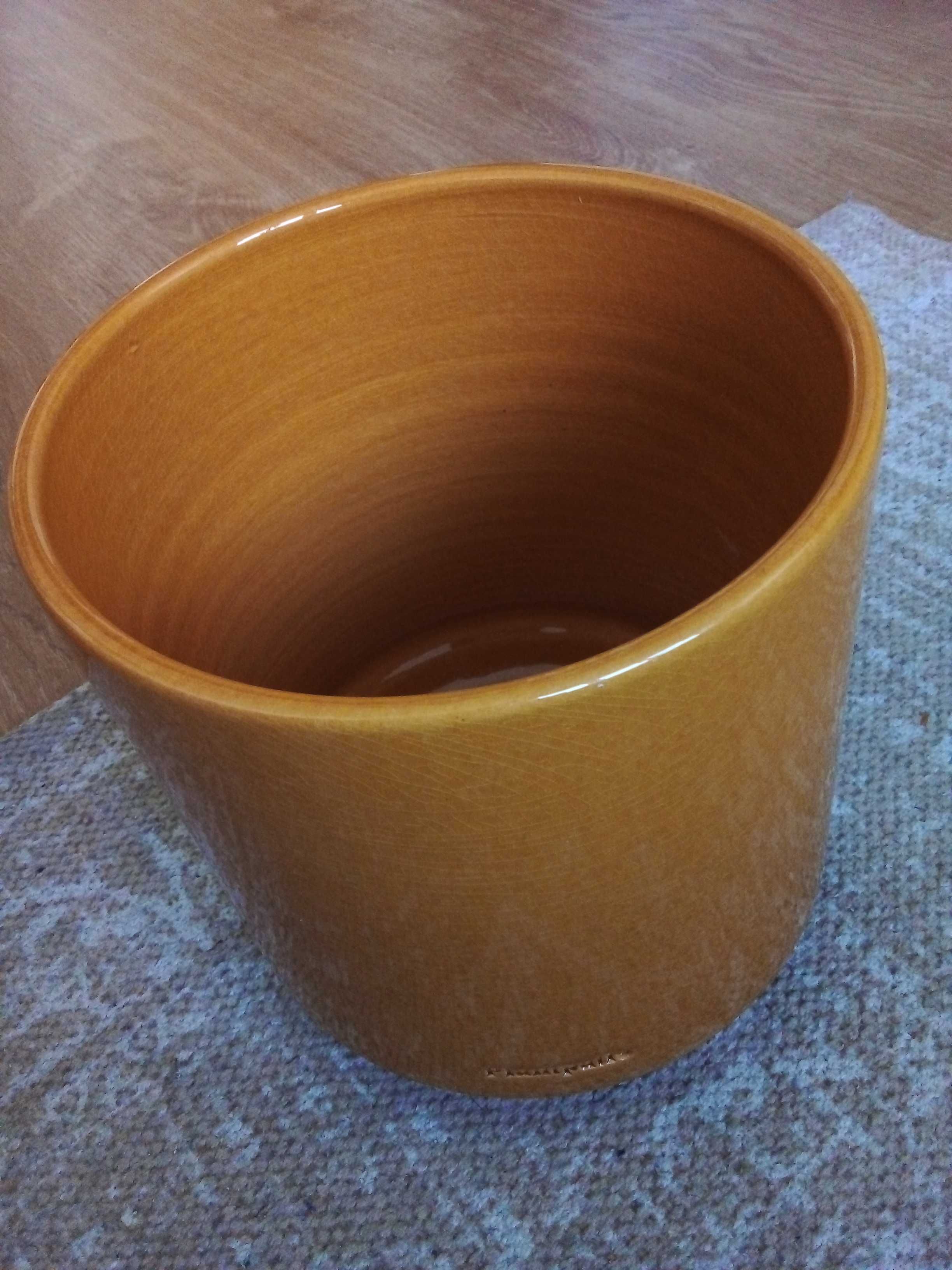 Vaso amarelo âmbar da marca portuguesa Plantpatio