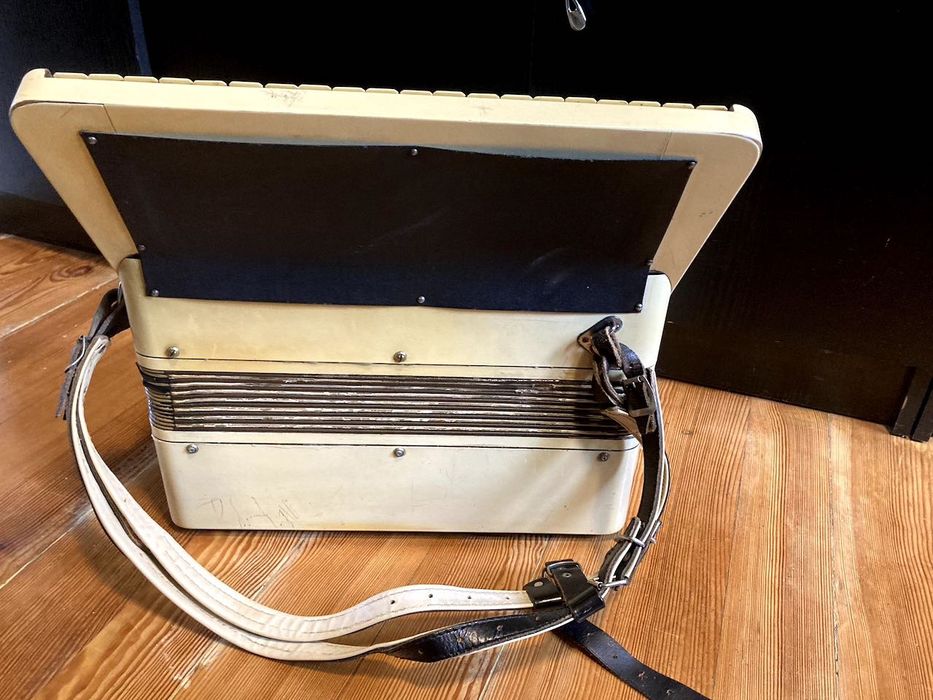 Akordeon Klingenthal 80