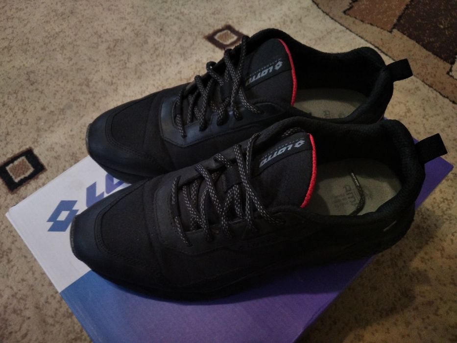 Кросівки Lotto 43 розмір