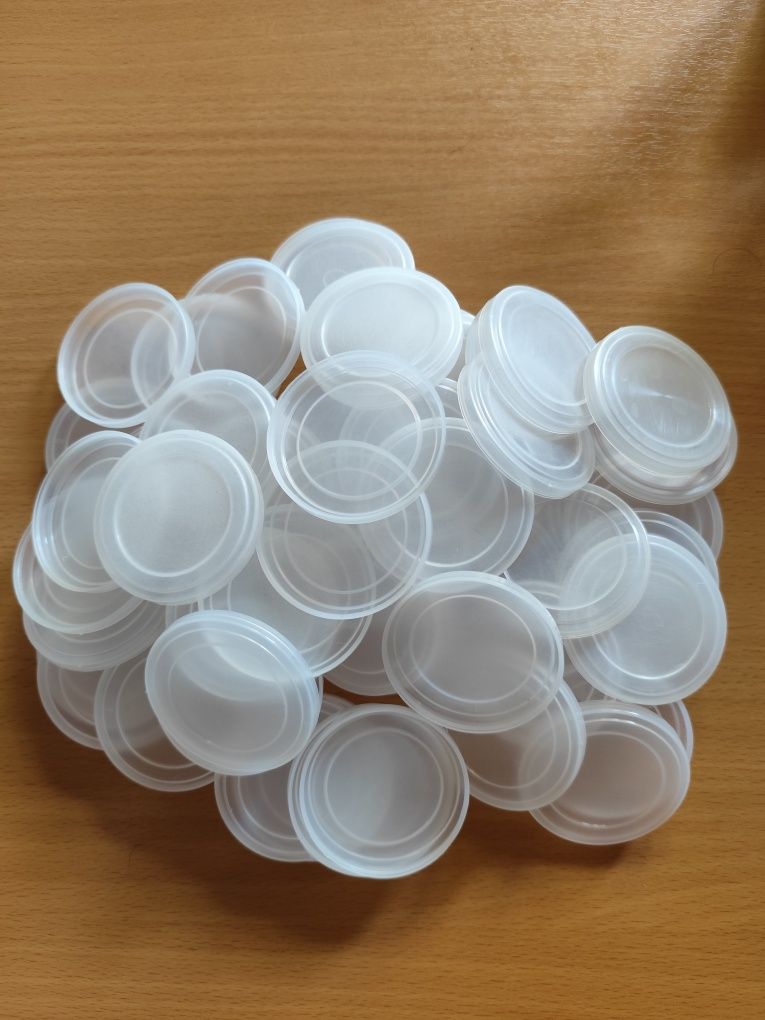 Plastikowe pokrywki na puszki - śr. 5,5 cm