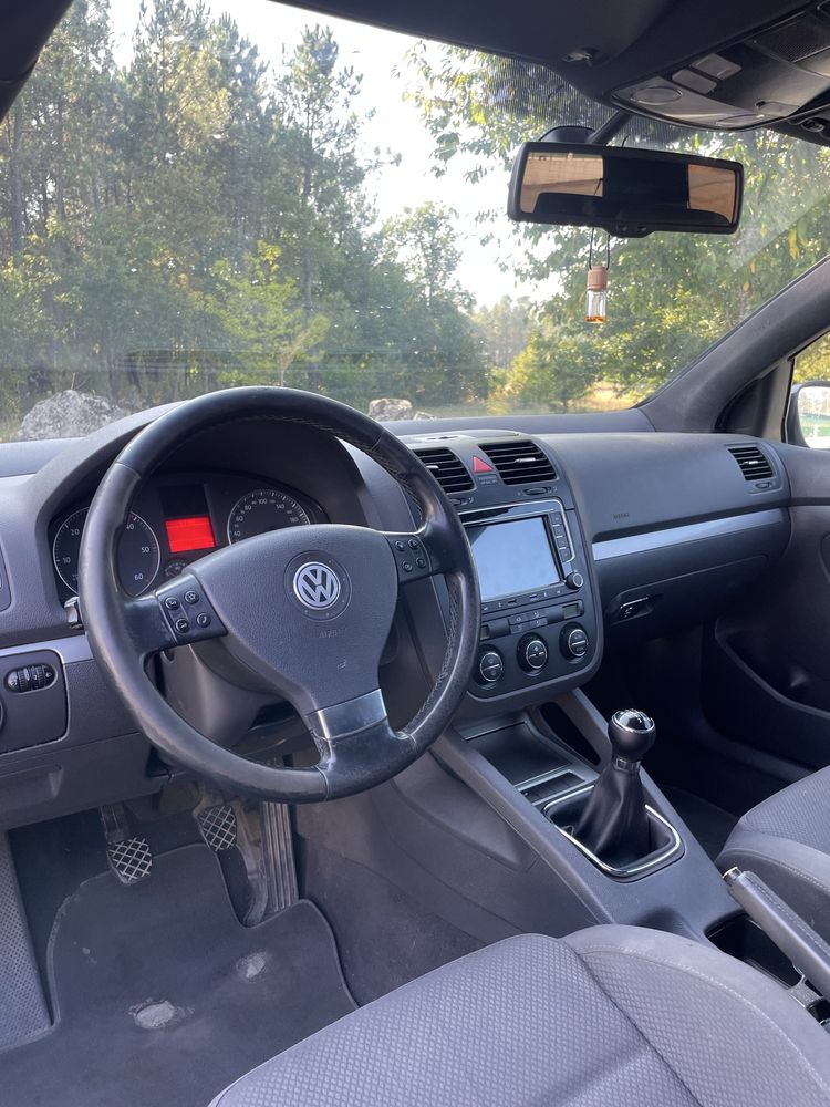 Volkswagen Golf V 2.0tdi
