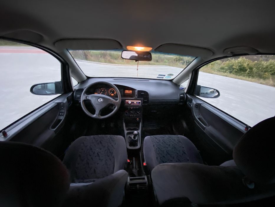 Opel Zafira 1.6 101KM  7-osobowy 2 letni gaz 2 własciciel