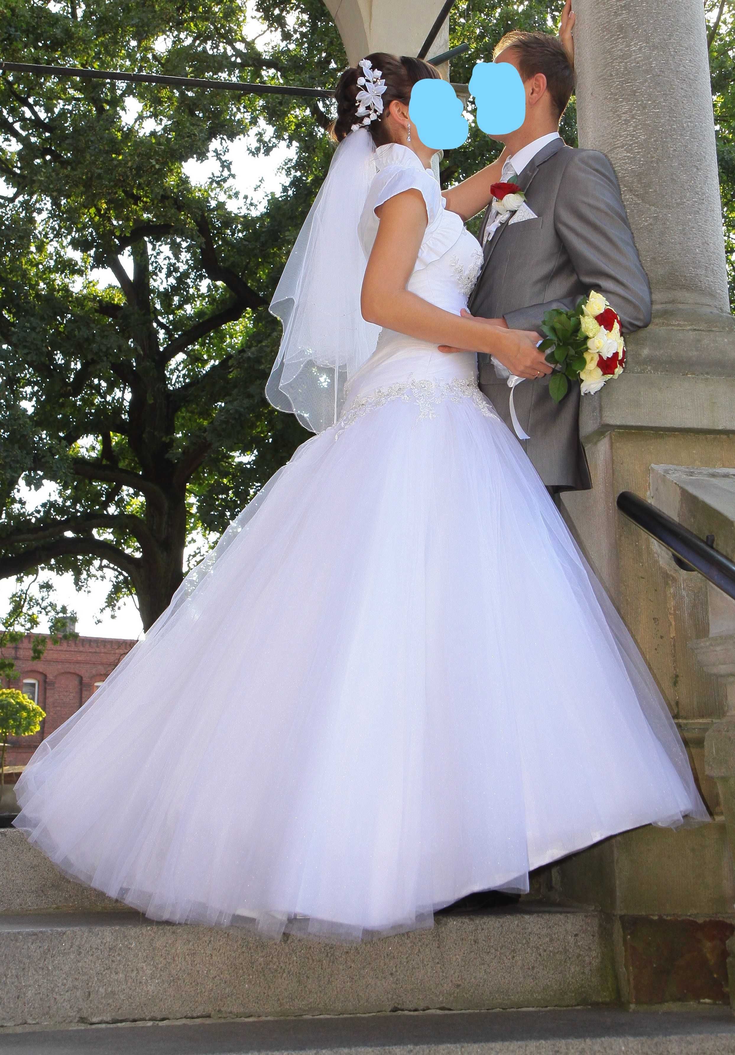 Piękna Suknia Ślubna Biała