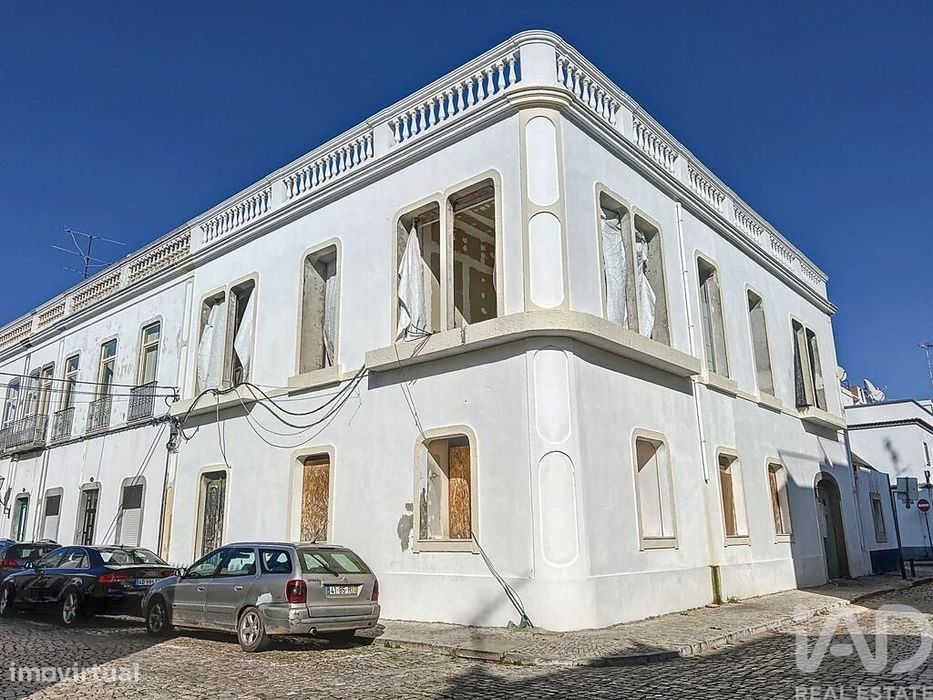 Prédio T10 em Vila Real de Santo António de 505,00 m2