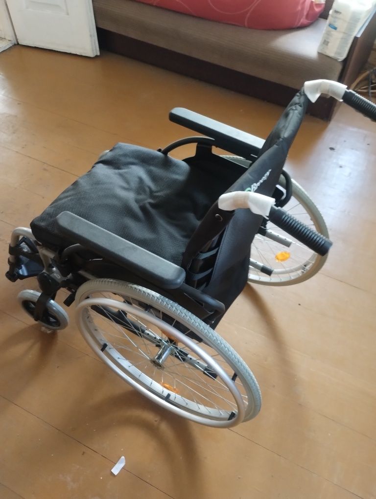 Wózek inwalidzki Breezy Basix 2