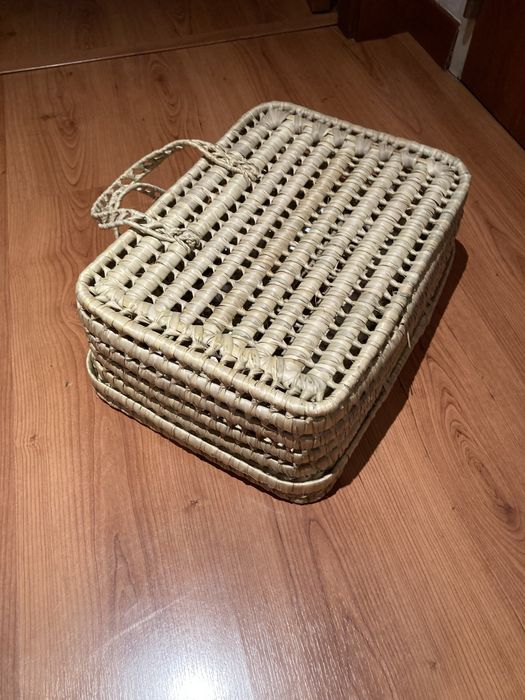 Cesto em rafia antigo
