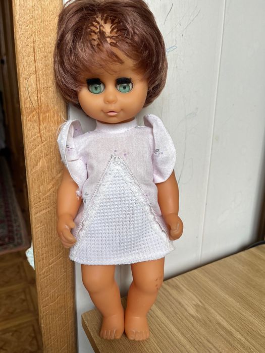 Кукла в платье с глазками