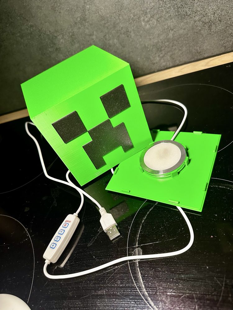 Lampka nocna Pixel Art zielona lampa na kabel USB