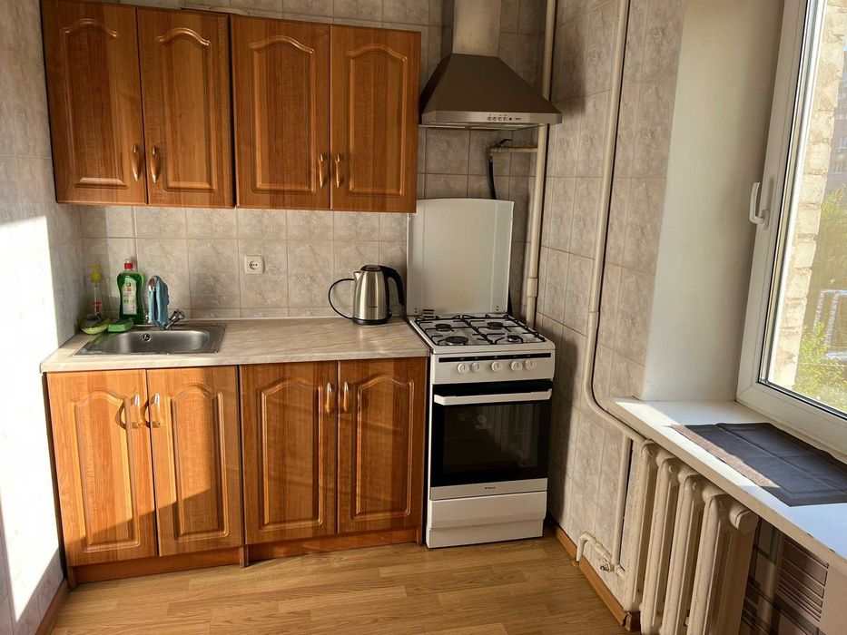 Сдам 1-к квартиру посуточно  ж/м Тополь1/  б.  Космическая, Мечникова