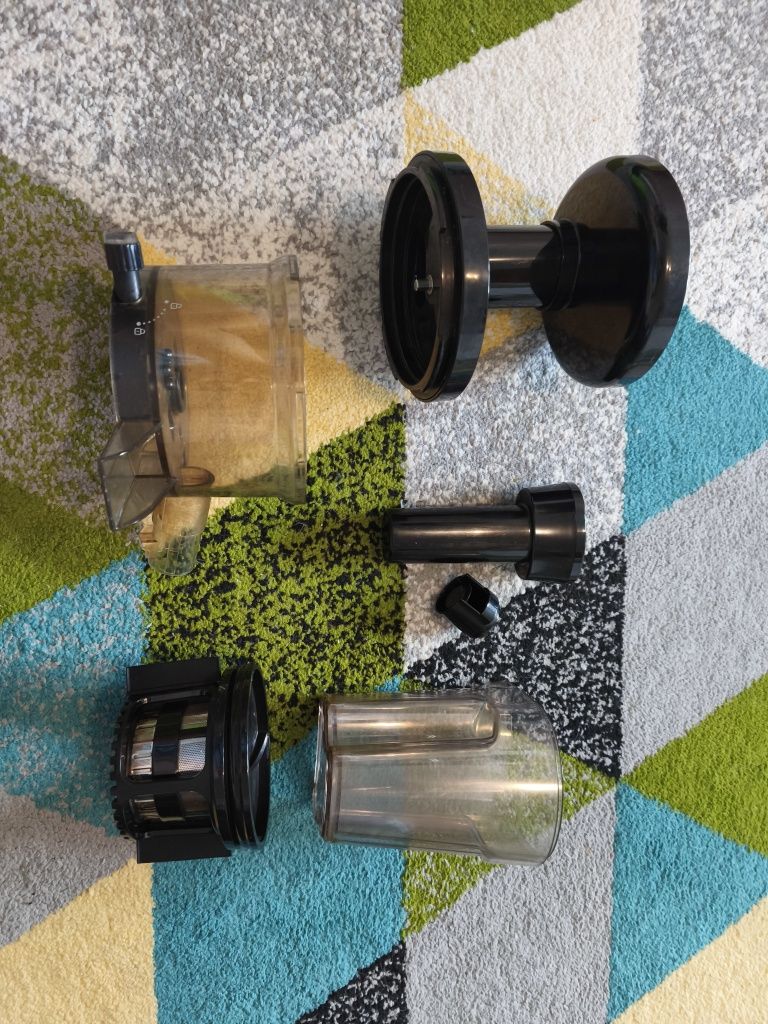 Продам соковыжималку Tefal JUICE & CLEAN ZC420E38