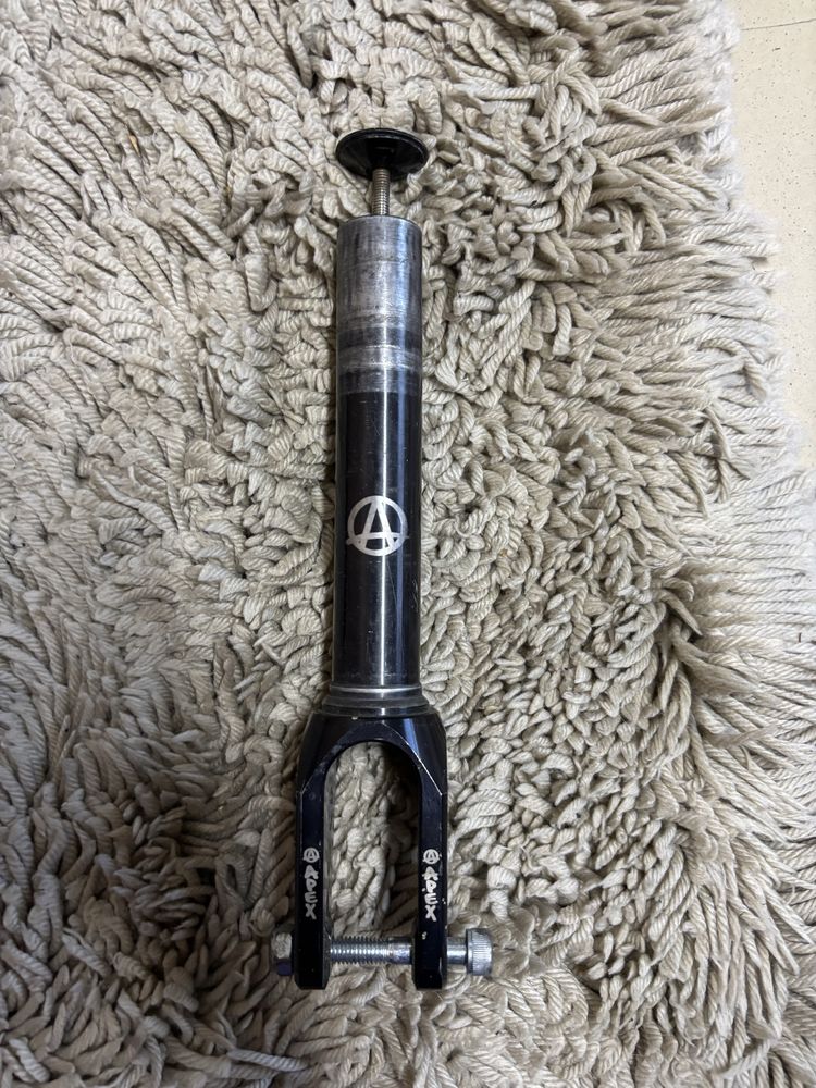 Widelec HIC/SCS apex infinity