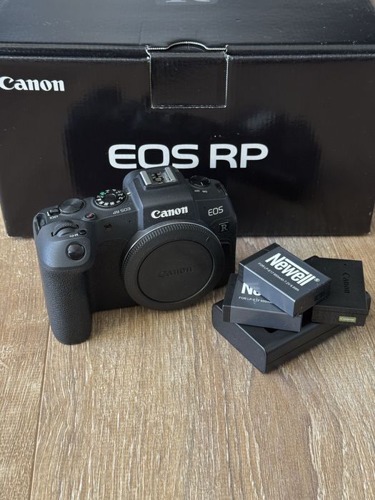 Canon RP + 3 baterie + ladowarka newell