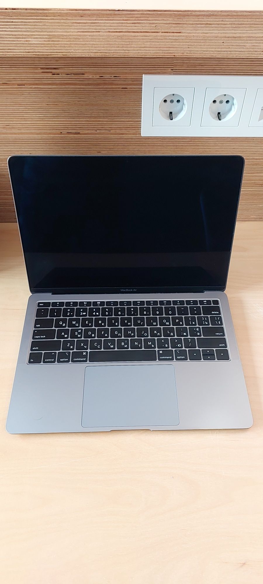 MacBook (Retina, 13.3-inch, 2018) i5/8/250 Sonoma (444  1.6 )