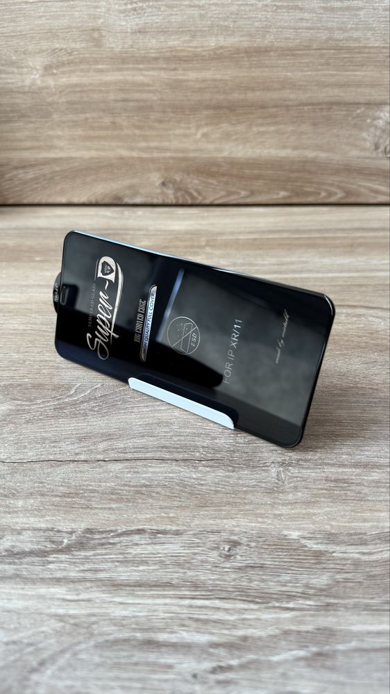 Захистне скло на айфон 11. Защитное стекло iphone 11 все модели