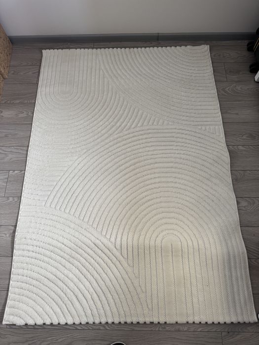 Piekny dywan biszkoptowy