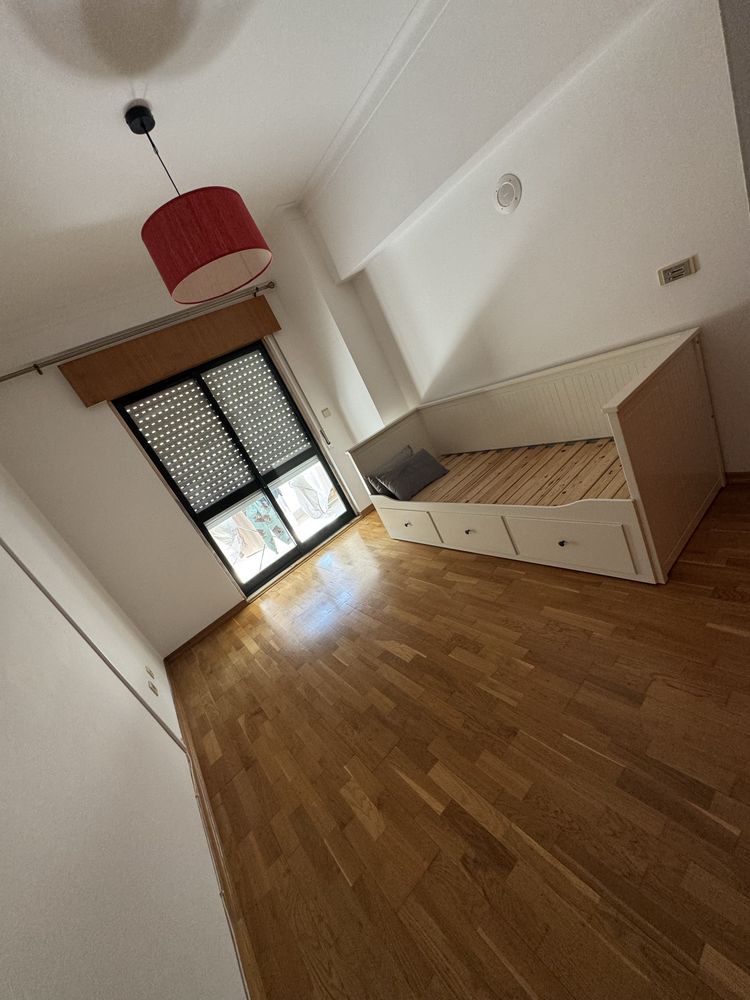 Aluguer de quarto em zona priviligiada. (sem contas incluidas)