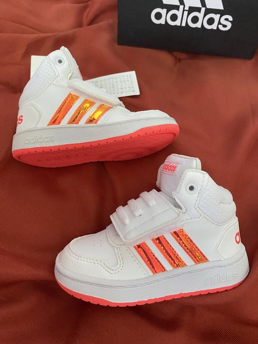 Tenis novos menina Adidas 23 Puma 23