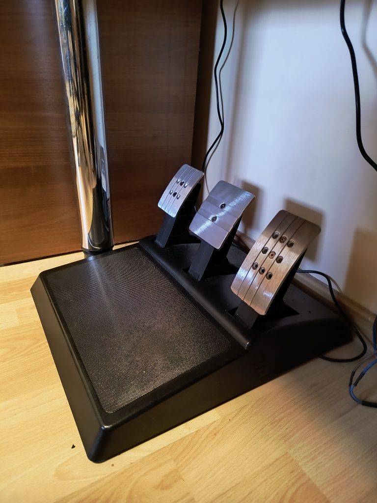 Thrustmaster t300rs + hamulec ręczny