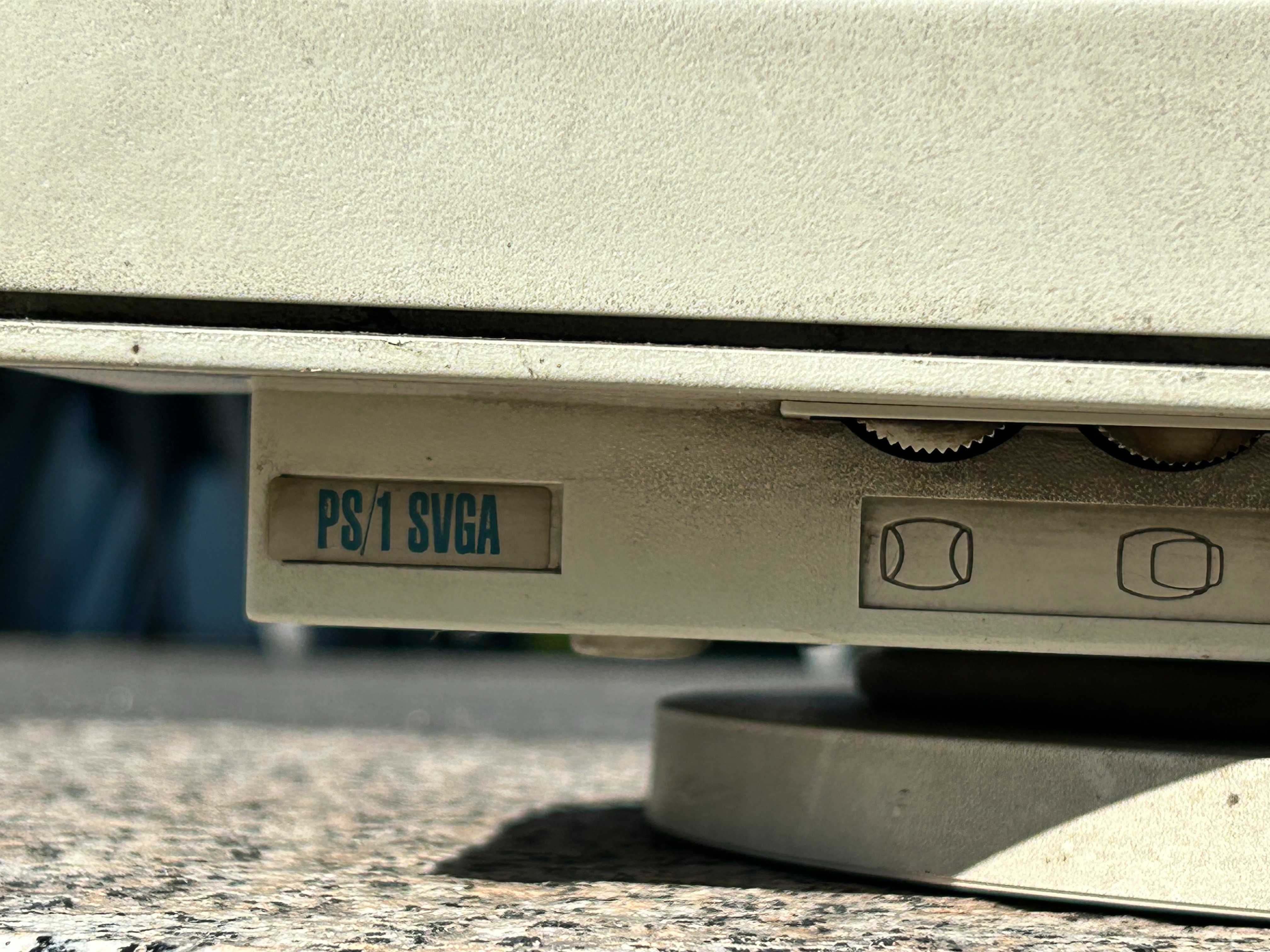 monitor IBM PS/1 SVGA