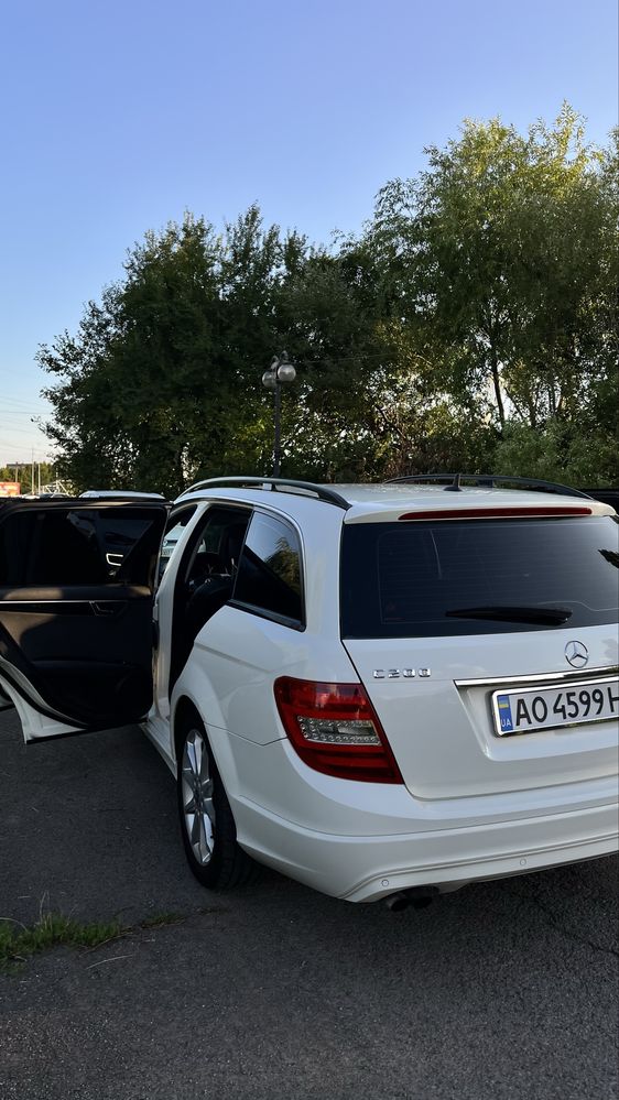 Mercedes-Benz C200