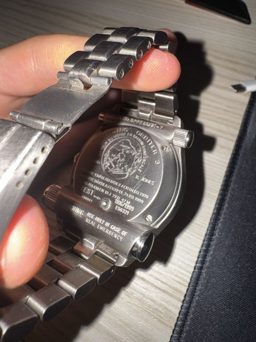 Breitling Orbiter 3 Emergency com caixa e toda a documentação.