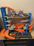 Zjeżdżalnia hot wheels garaż rekin