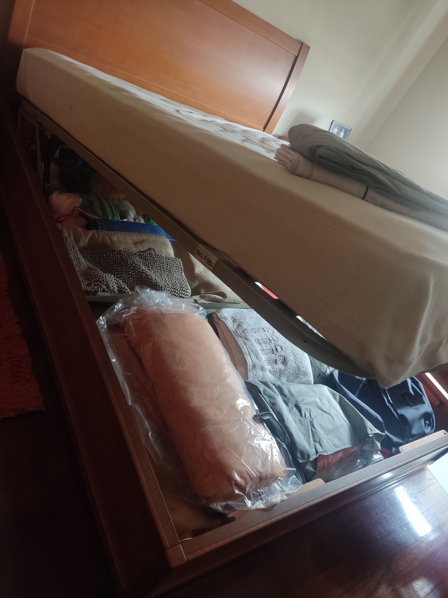 Vendo quarto de casal completo