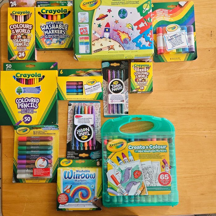 Zestaw szkolny Crayola (kredki, pisaki, kredki pastelowe itd)