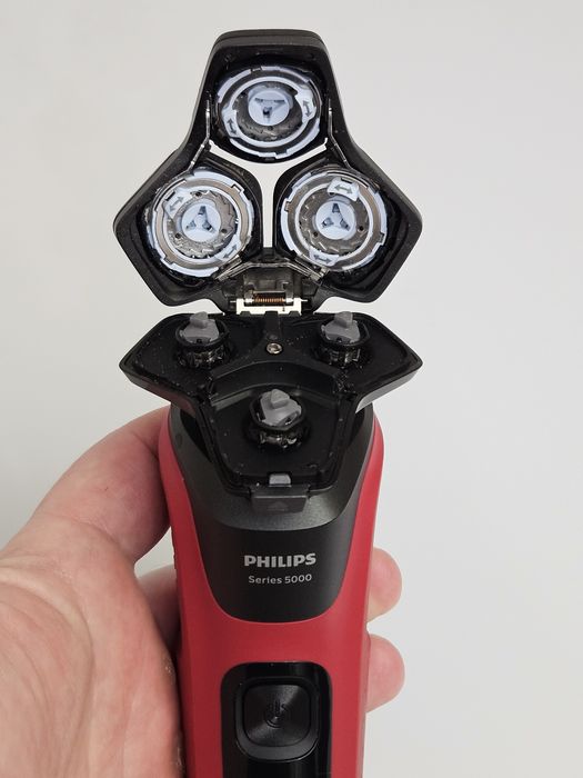 Бритва початкового преміум сегменту Philips S5000