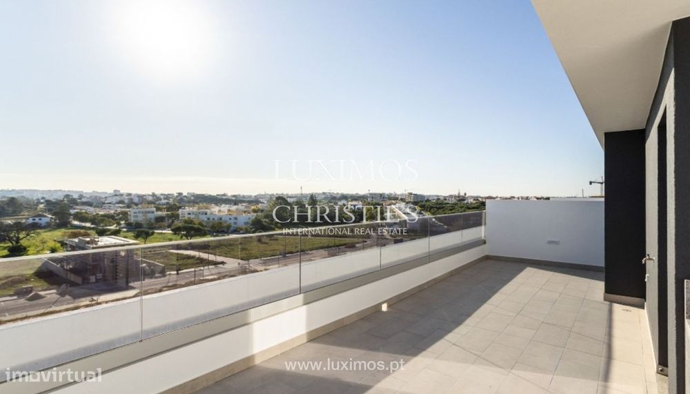 Apartamento T3 à venda na Quinta do Pinhal em Faro, Algarve