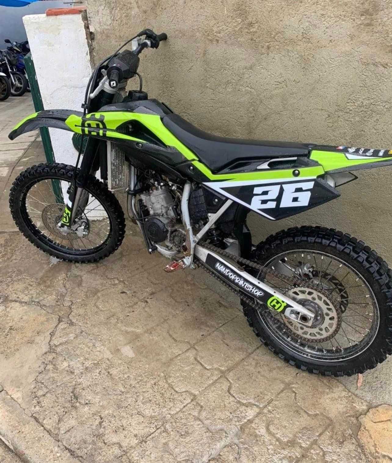 KITS GRAFICOS AUTOCOLANTES HUSQVARNA QUALQUER UMA AO TEU GOSTO