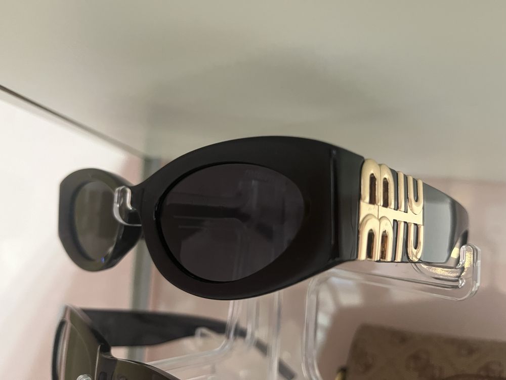 Vendo oculos sol miu miu